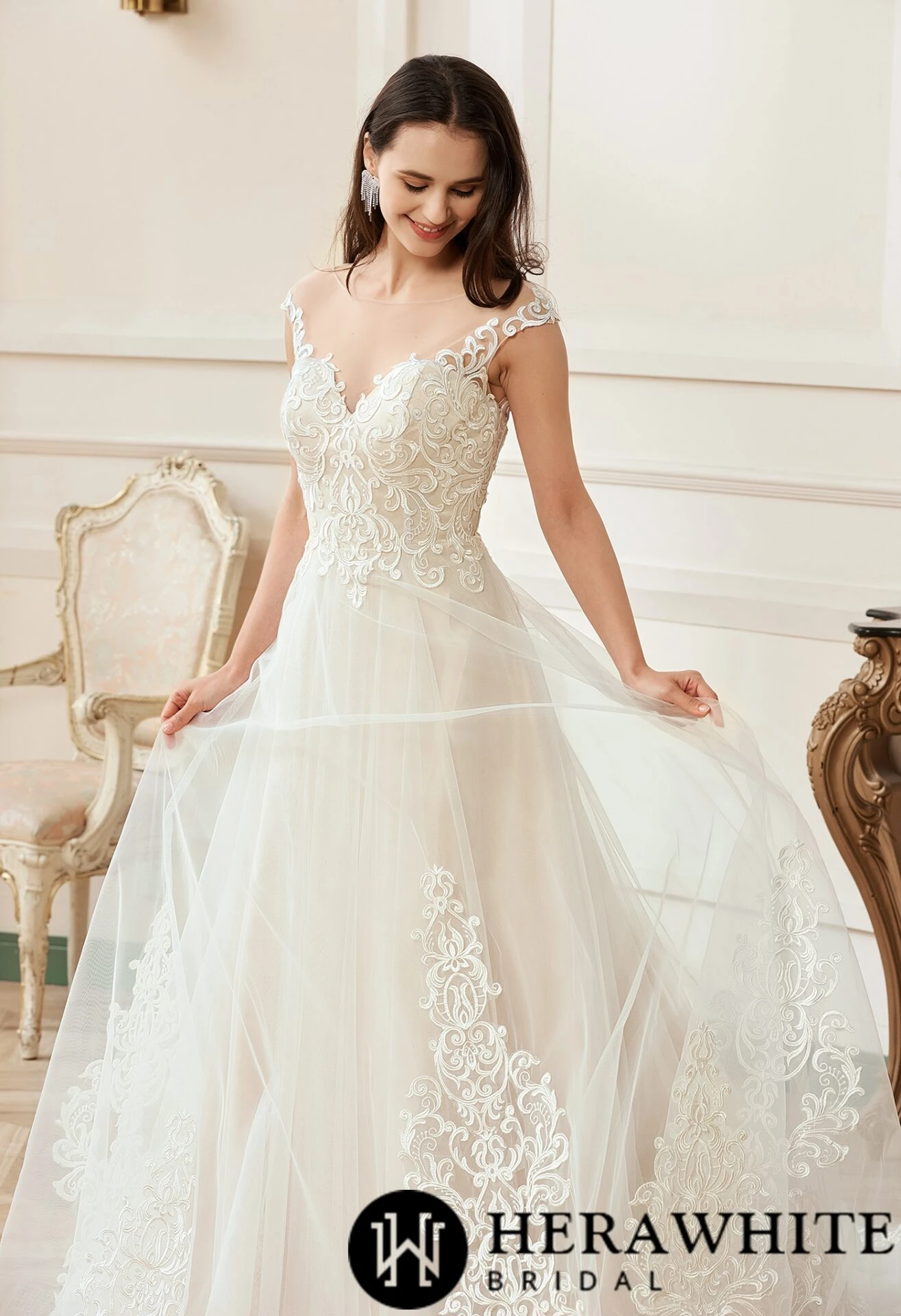 Robe de mariée A à encolure cœur illusion et dentelle Robe De Mariée A à Encolure Cœur Illusion Et Dentelle -Soiree Blanche Boutique 06cba7525a