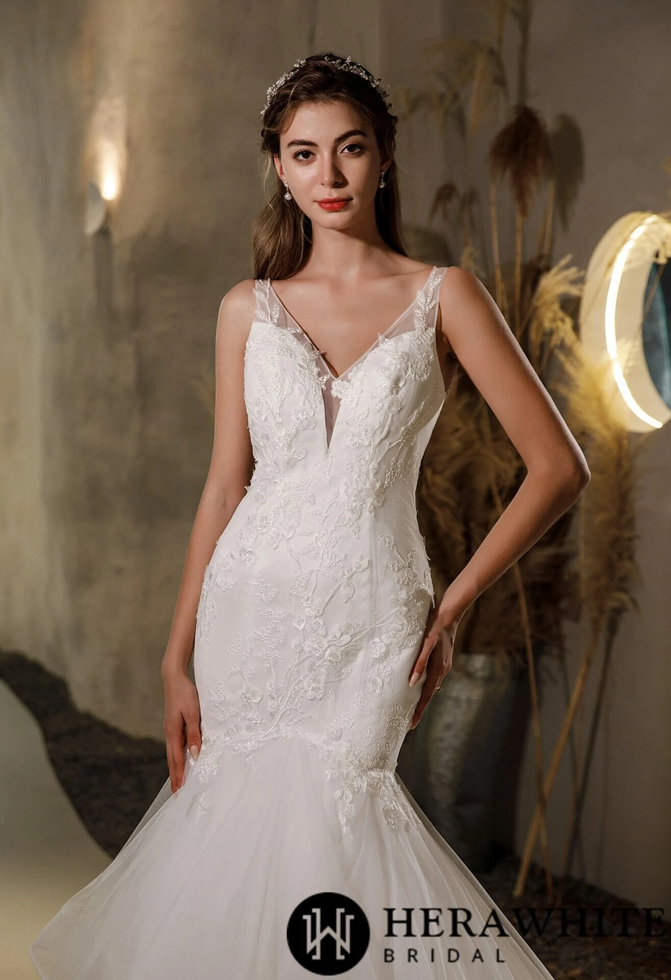 Robe de mariée sirène volantée en tulle et dentelle perlée Robe De Mariée Sirène Volantée En Tulle Et Dentelle Perlée -Soiree Blanche Boutique 0e8ce2f515