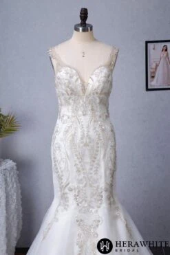 Robe De Mariée Sirène Brodée Et Perlée -Soiree Blanche Boutique 0ebe4813db scaled 1