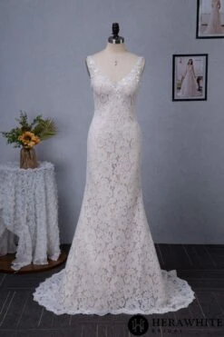 Robe De Mariée Fourreau A Dentelle Florale -Soiree Blanche Boutique 231c7904b7 scaled 1