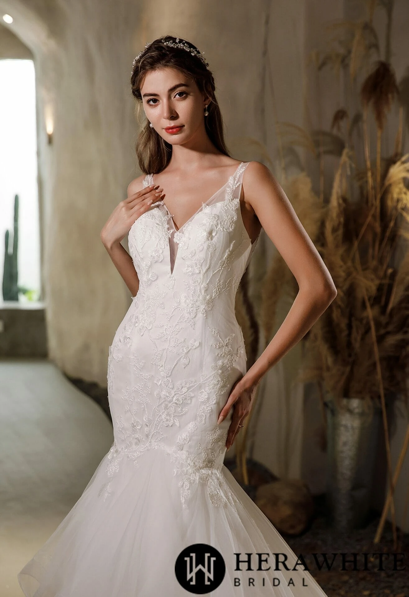 Robe de mariée sirène volantée en tulle et dentelle perlée Robe De Mariée Sirène Volantée En Tulle Et Dentelle Perlée -Soiree Blanche Boutique 25bf74fb4f