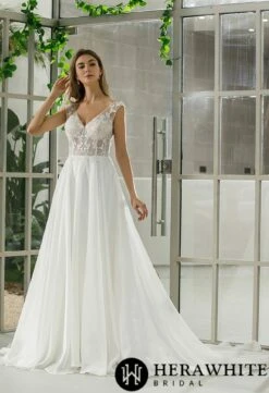 Robe De Mariée Sans Manches En Organza Et Dentelle à Effet D’illusion 3 Robe De Mariée Sans Manches En Organza Et Dentelle à Effet D’illusion -Soiree Blanche Boutique 2a47753e8e