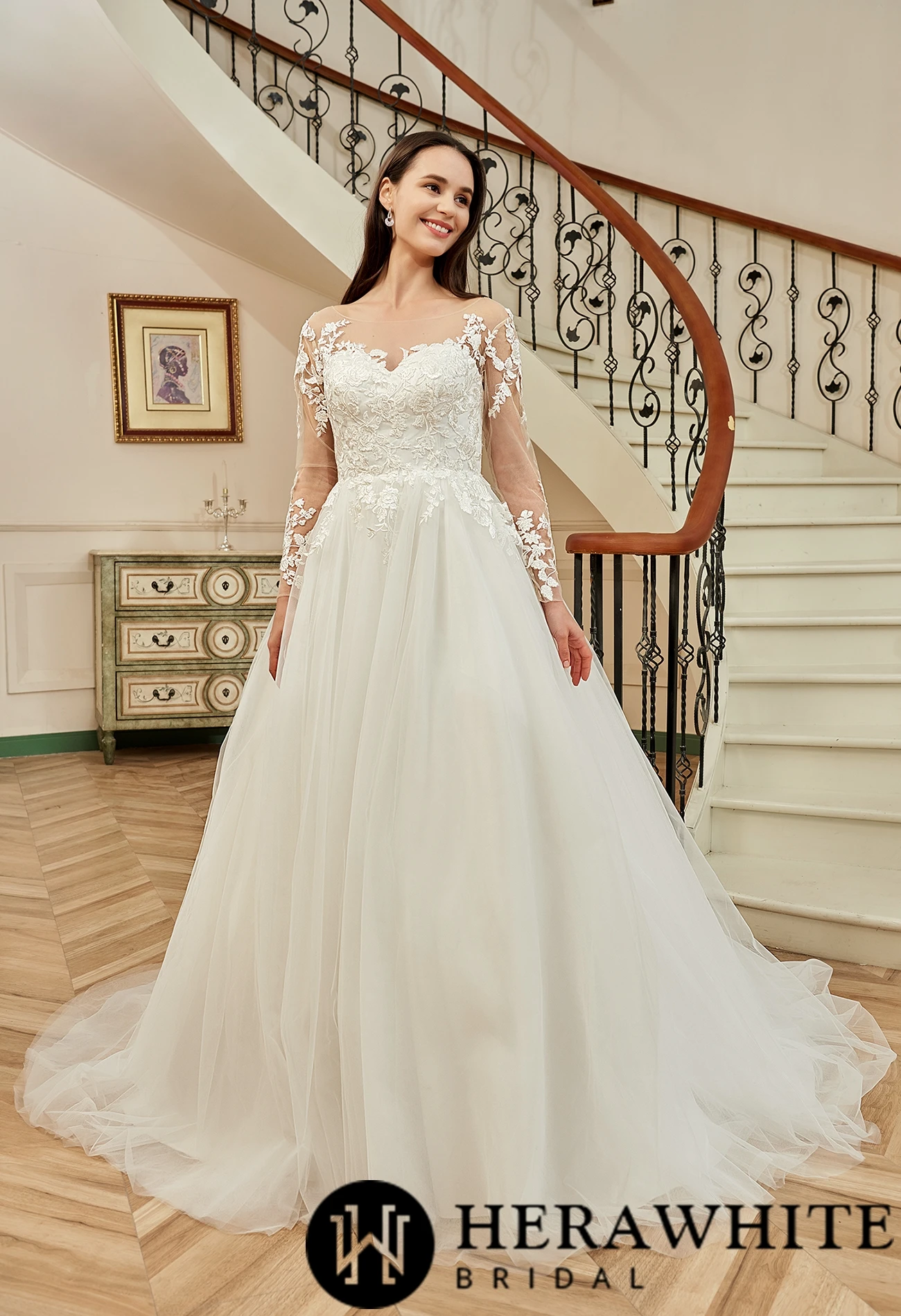 Robe de mariée princesse en dentelle à manches longues et traîne de chapelle en illusion Robe De Mariée Princesse En Dentelle à Manches Longues Et Traîne De Chapelle En Illusion -Soiree Blanche Boutique 2b65fbeb6e