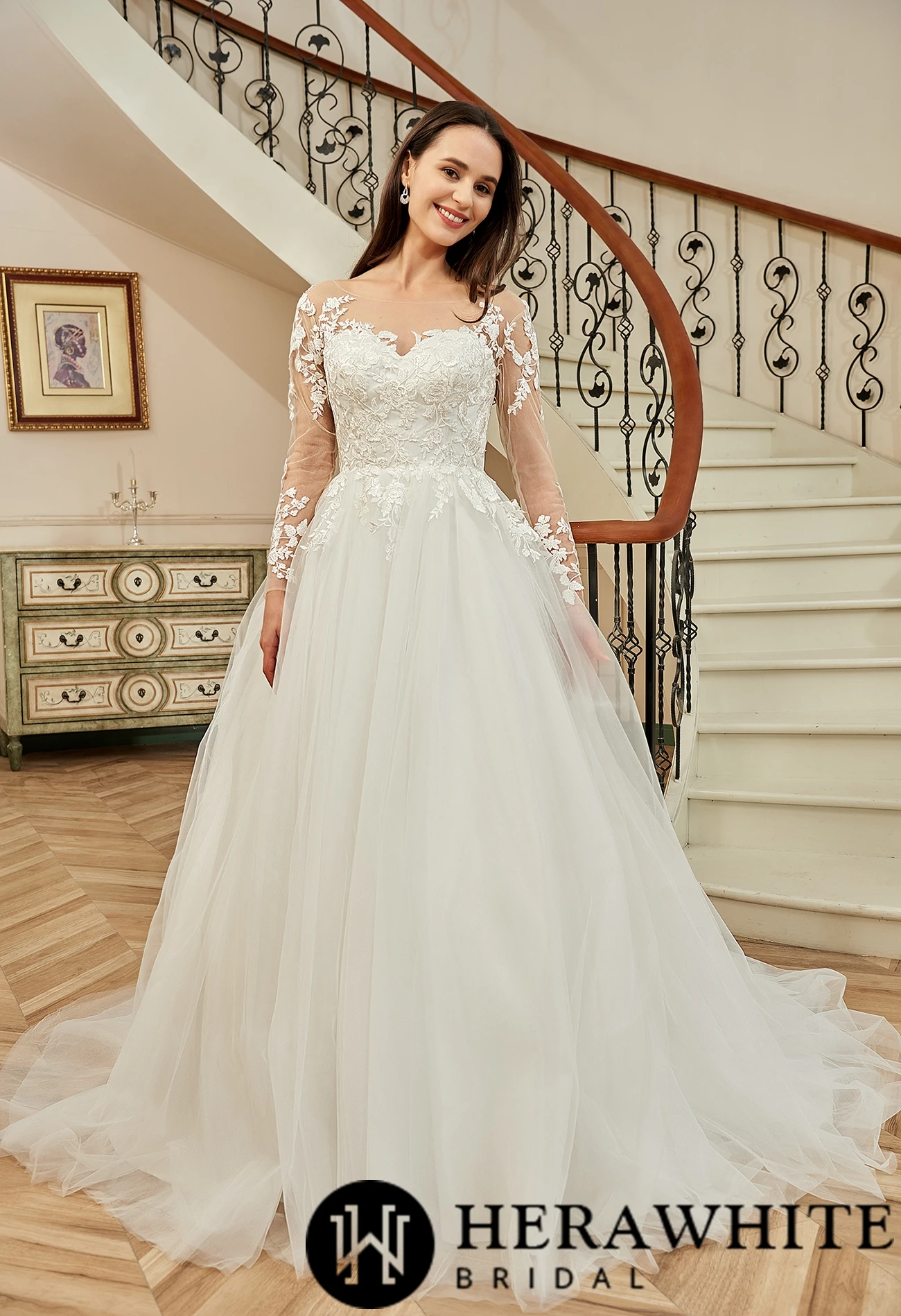 Robe de mariée princesse en dentelle à manches longues et traîne de chapelle en illusion Robe De Mariée Princesse En Dentelle à Manches Longues Et Traîne De Chapelle En Illusion -Soiree Blanche Boutique 32d9900062