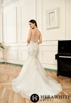 Robe De Mariée Sirène Brodée Et Perlée -Soiree Blanche Boutique 38afc30bb3