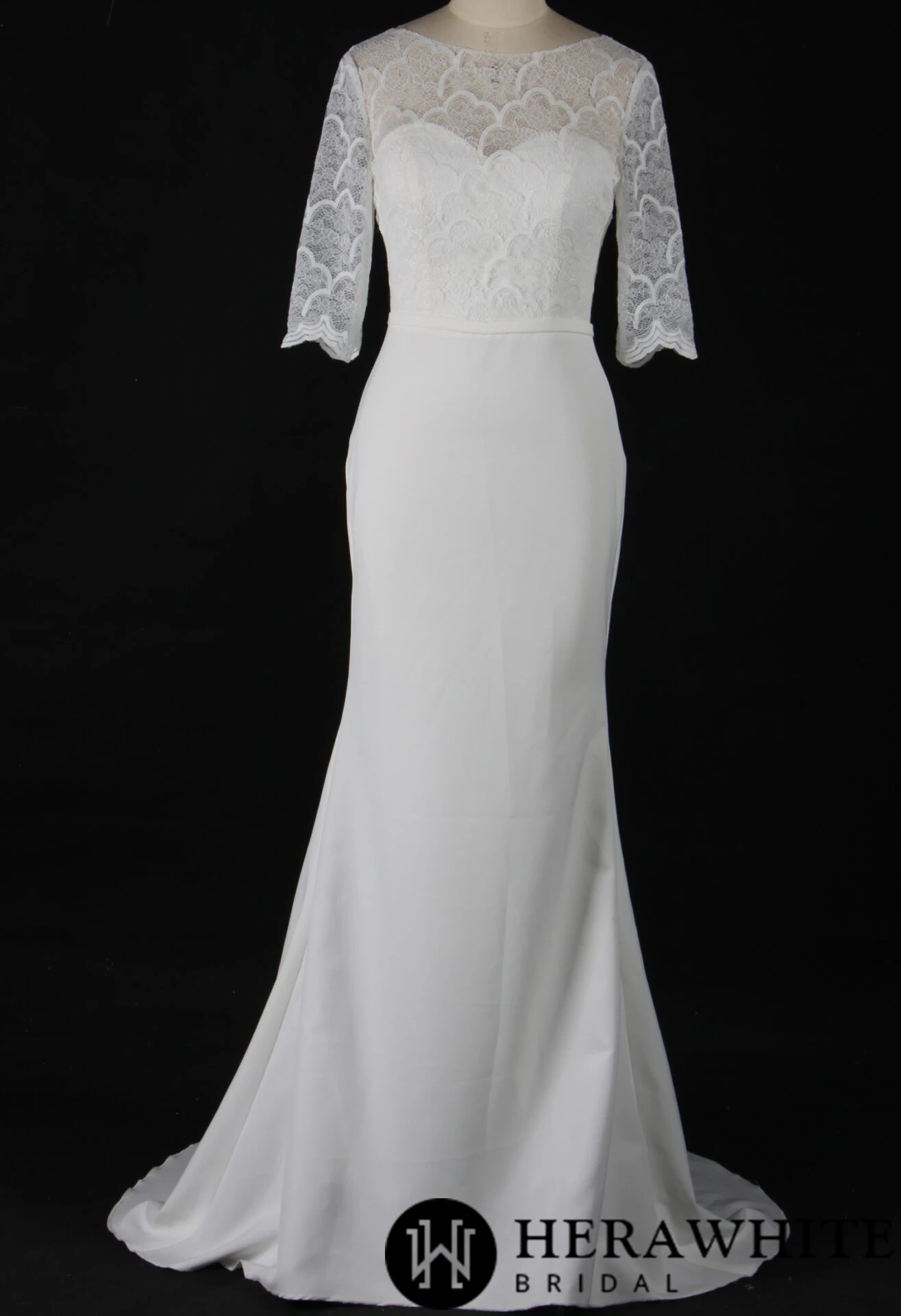 Robe de mariée fourreau en crêpe à manches 3/4 et dentelle Robe De Mariée Fourreau En Crêpe à Manches 3/4 Et Dentelle -Soiree Blanche Boutique 39f1c0bf59