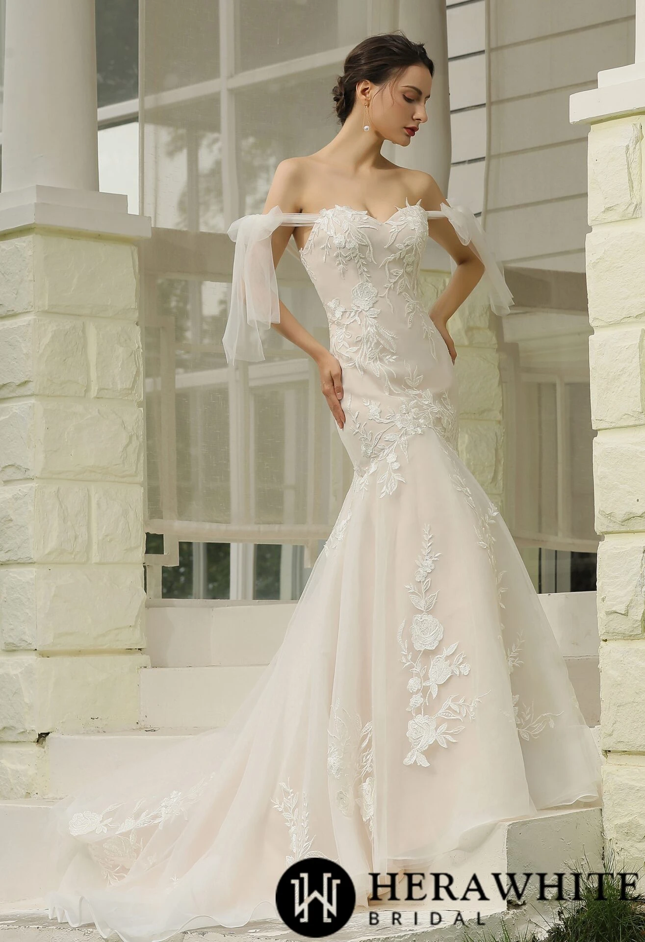 Robe de mariée sirène en dentelle florale avec manches en tulle détachables Robe De Mariée Sirène En Dentelle Florale Avec Manches En Tulle Détachables -Soiree Blanche Boutique 4b7a181c0d