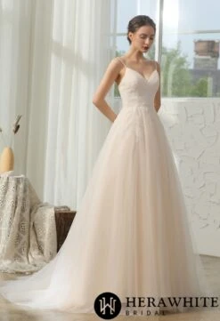 Robe De Mariée Ligne A Plissée En Dentelle élégante -Soiree Blanche Boutique 5d5cb4d9cb
