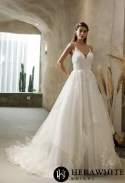 Robe De Mariée Princesse à Sequins Dentelle Florale Et Volants -Soiree Blanche Boutique 604837bb11