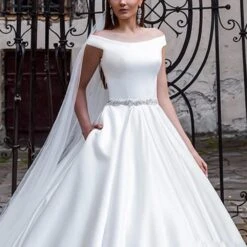 Robe De Mariée Manches Courtes Bouffantes Et Dentelle Florale -Soiree Blanche Boutique 61BMXJm 3TL. AC SL1000