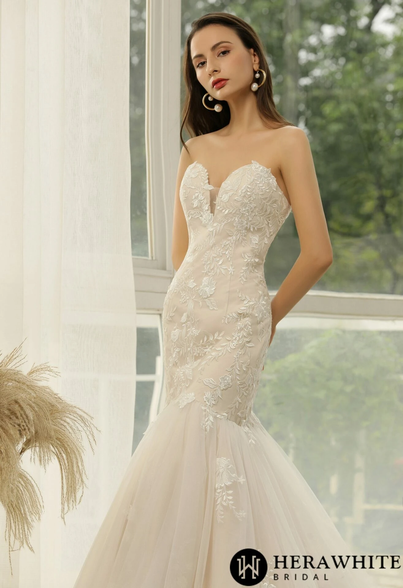 Robe de mariée sirène en tulle et dentelle à cœur ouvert Robe De Mariée Sirène En Tulle Et Dentelle à Cœur Ouvert -Soiree Blanche Boutique 6567a46951 scaled 1