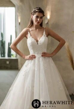 Robe De Mariée Princesse à Sequins Dentelle Florale Et Volants -Soiree Blanche Boutique 67ebc8a7d5
