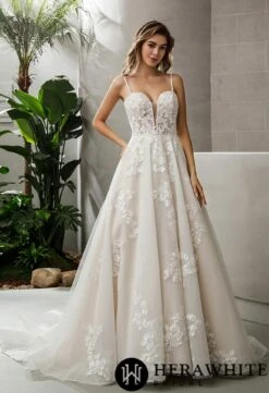 Robe De Mariée A En Dentelle Pailletée Col Cœur Plongeant -Soiree Blanche Boutique 6c4b2c8c9e