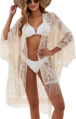 Robe Blanche Avec De La Dentelle