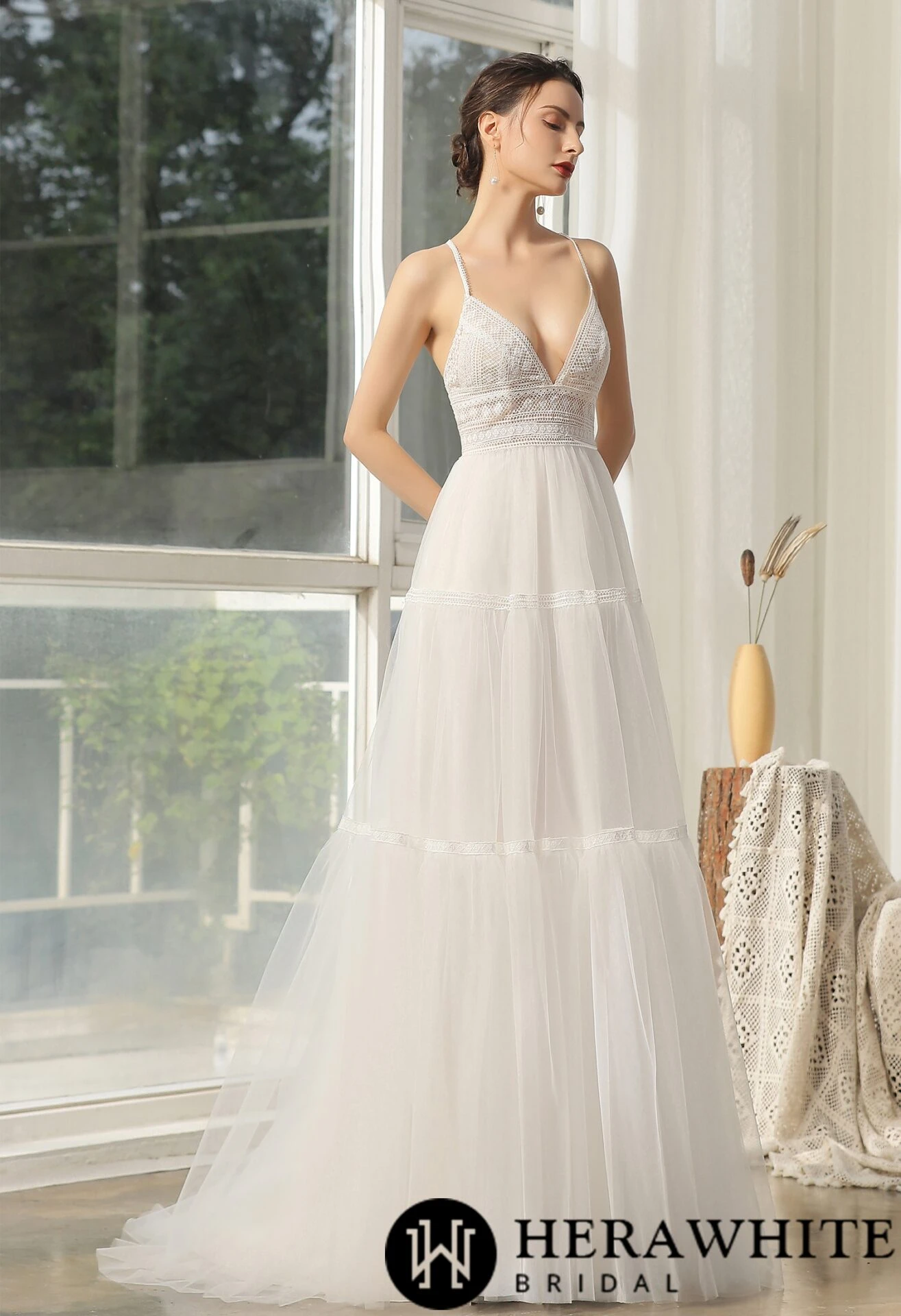 Robe de mariée en dentelle bohème et dos croisé Robe De Mariée En Dentelle Bohème Et Dos Croisé -Soiree Blanche Boutique 740266bf05