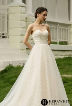 Robe De Mariée Princesse Bustier Et Dentelle 5 Robe De Mariée Princesse Bustier Et Dentelle -Soiree Blanche Boutique 74d06f59d1 scaled 1