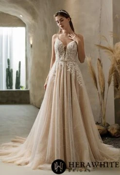 Robe De Mariée En Dentelle Graphique Et Scintillante -Soiree Blanche Boutique 764e606270