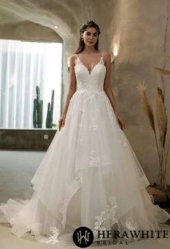 Robe De Mariée Princesse à Sequins Dentelle Florale Et Volants -Soiree Blanche Boutique 79303d4c39