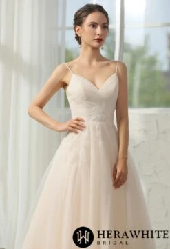 Robe De Mariée Ligne A Plissée En Dentelle élégante -Soiree Blanche Boutique 7df8160624