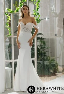 Robe De Mariée Fourreau En Crêpe Et Dentelle Fine Florale -Soiree Blanche Boutique 83c7117b2c