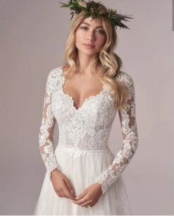 Robe De Mariée A Liseré Sensuelle -Soiree Blanche Boutique 8e38599c 43aa 4ce1 9eb2 fc575397b4b1