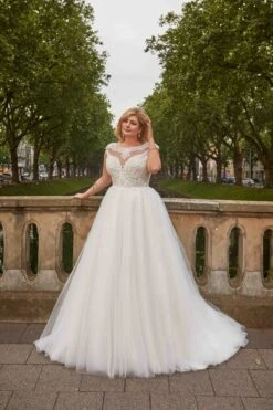 Robe De Mariée Grande Taille Dos Nu -Soiree Blanche Boutique Abril37