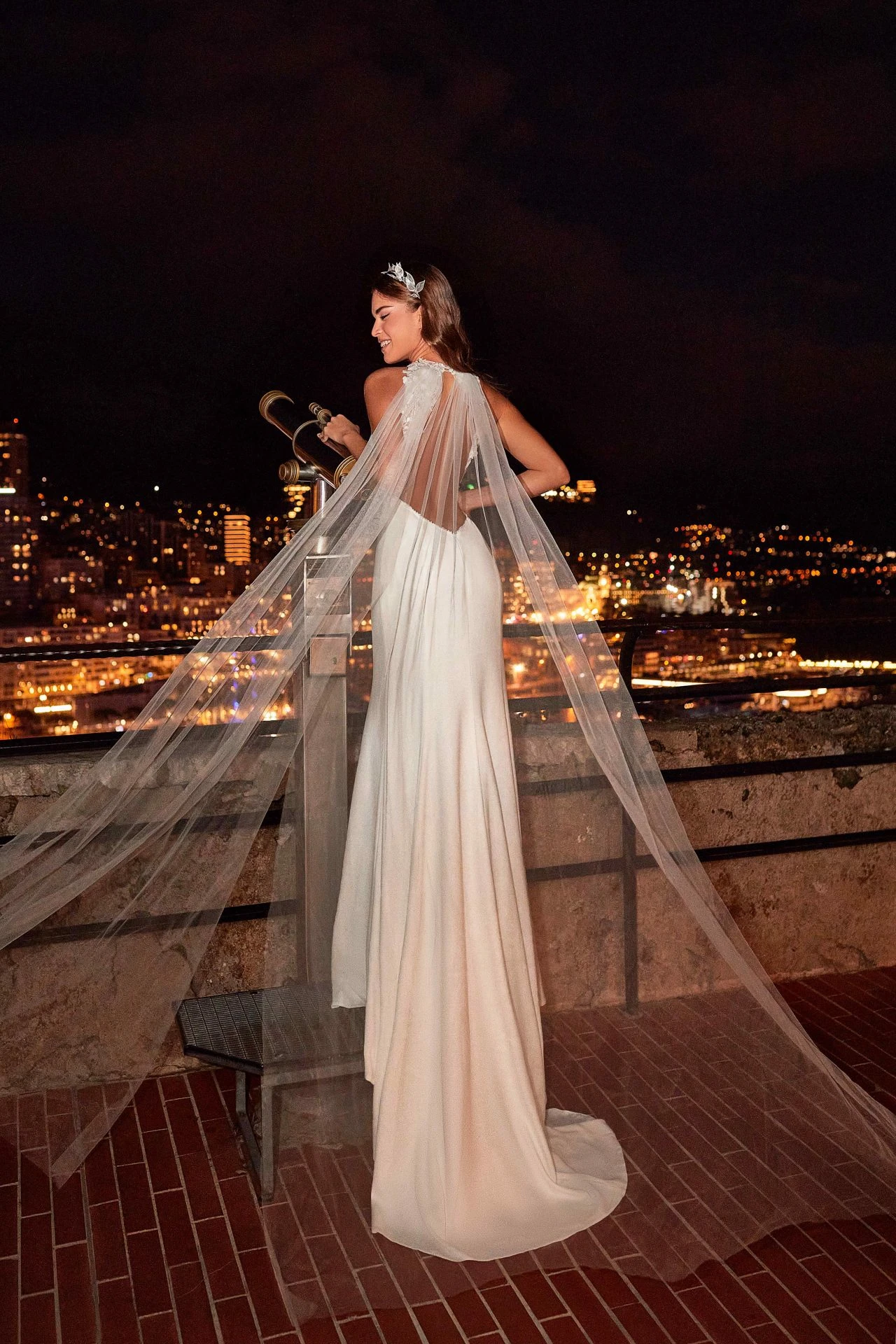 Robe De Mariée Col Américain Blanche Robe De Mariée Col Américain Blanche -Soiree Blanche Boutique Amadora3