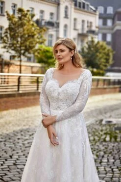 Robe De Mariée Femme Ronde Dentelle -Soiree Blanche Boutique Arlet18