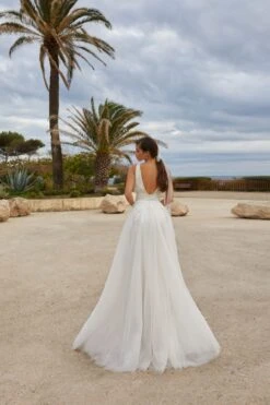 Robe De Mariée Princesse Avec Strass Blanche -Soiree Blanche Boutique Calista1