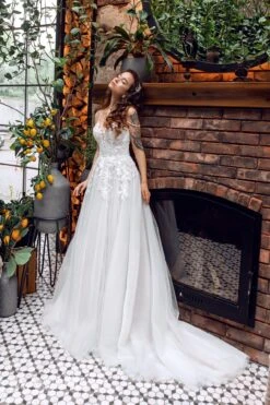 Robe De Mariée Dos Perlé Blanche -Soiree Blanche Boutique Carina1