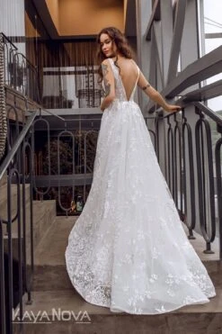 Robe De Mariée Blanche Fleurie 6 Robe De Mariée Blanche Fleurie -Soiree Blanche Boutique Dayanara4