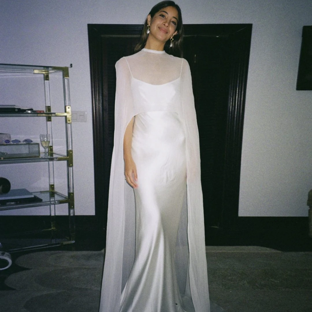 Robe De Mariée Sirène Avec Cape Robe De Mariée Sirène Avec Cape -Soiree Blanche Boutique Design sans titre 7