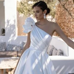 Robe De Mariée Princesse Asymétrique 4 Robe De Mariée Princesse Asymétrique -Soiree Blanche Boutique Design sans titre 76