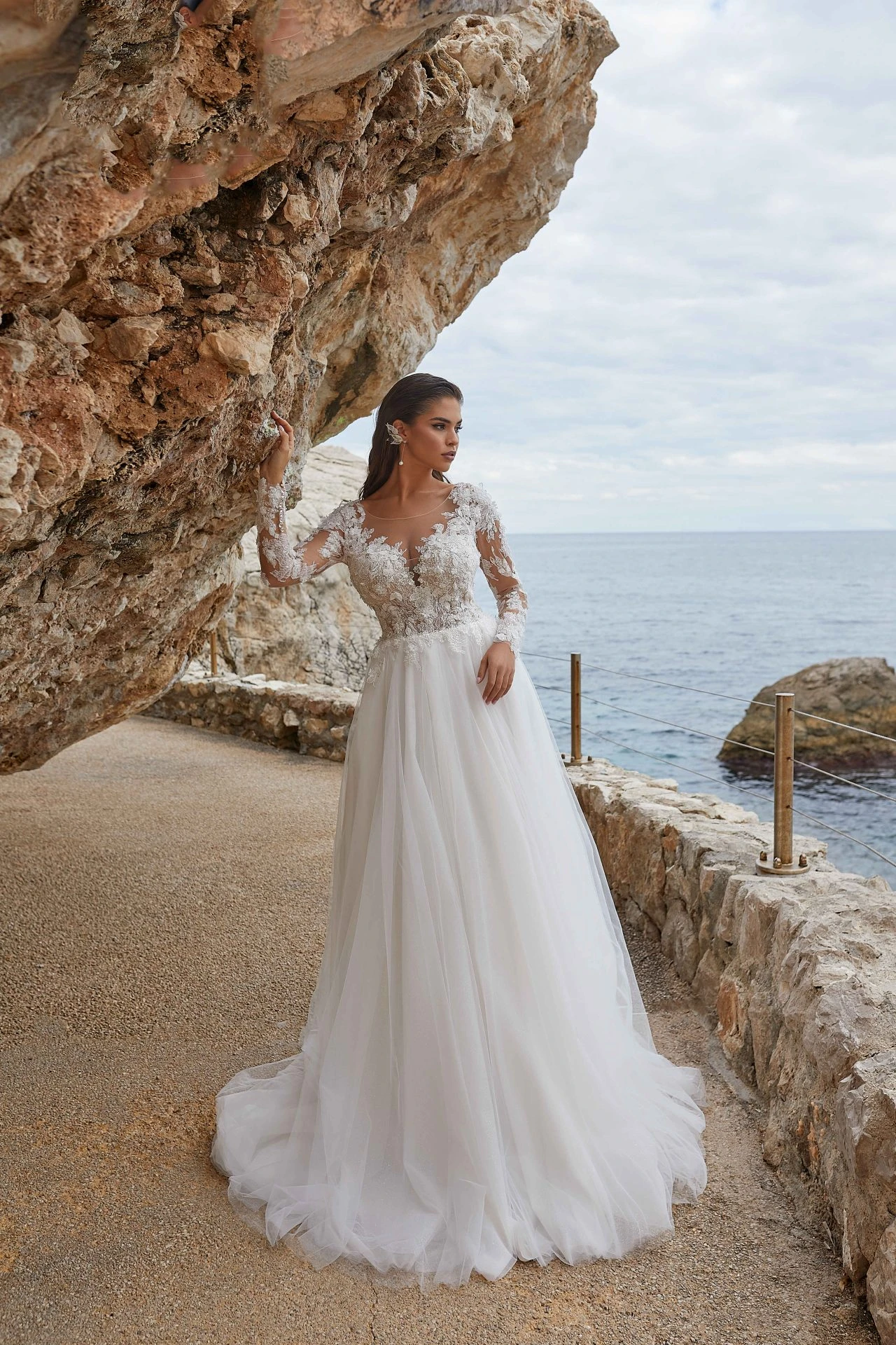 Robe De Mariée Bohème Manche Longue Blanche Robe De Mariée Bohème Manche Longue Blanche -Soiree Blanche Boutique Dionisia3