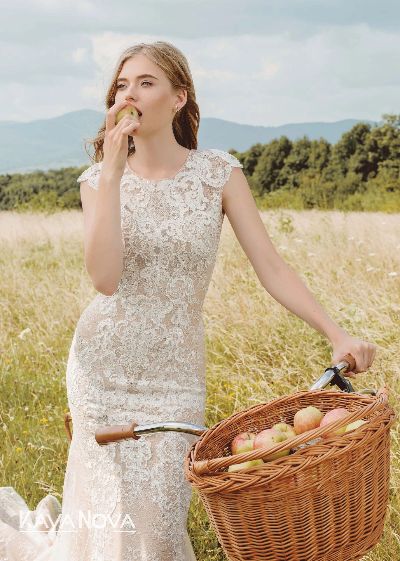 Robe De Mariée Sirène Dentelle Florale Blanche Robe De Mariée Sirène Dentelle Florale Blanche -Soiree Blanche Boutique Kelly202