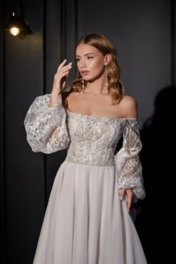 Robe De Mariée Col Bateau Blanche -Soiree Blanche Boutique Madeleine5