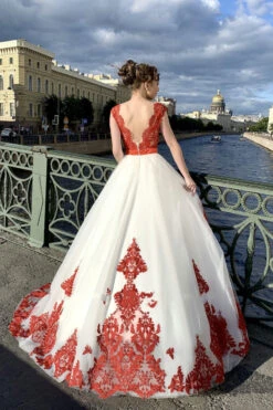 Robe De Mariée Blanche Et Rouge -Soiree Blanche Boutique Robe De Mariee Blanche Et Rouge dos
