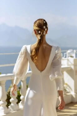 Robe De Mariée Simple Manches Longues Fluides Blanche -Soiree Blanche Boutique Robe De Mariee Simple Manches Longues Fluides Blanche dos zoom scaled 1