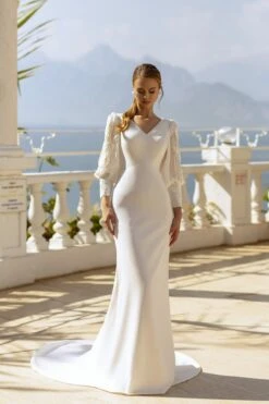 Robe De Mariée Simple Manches Longues Fluides Blanche -Soiree Blanche Boutique Robe De Mariee Simple Manches Longues Fluides Blanche scaled 1