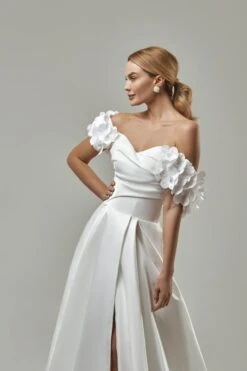 Robe De Mariée Fluide Bohème Blanche 7 Robe De Mariée Fluide Bohème Blanche -Soiree Blanche Boutique Simplicia3