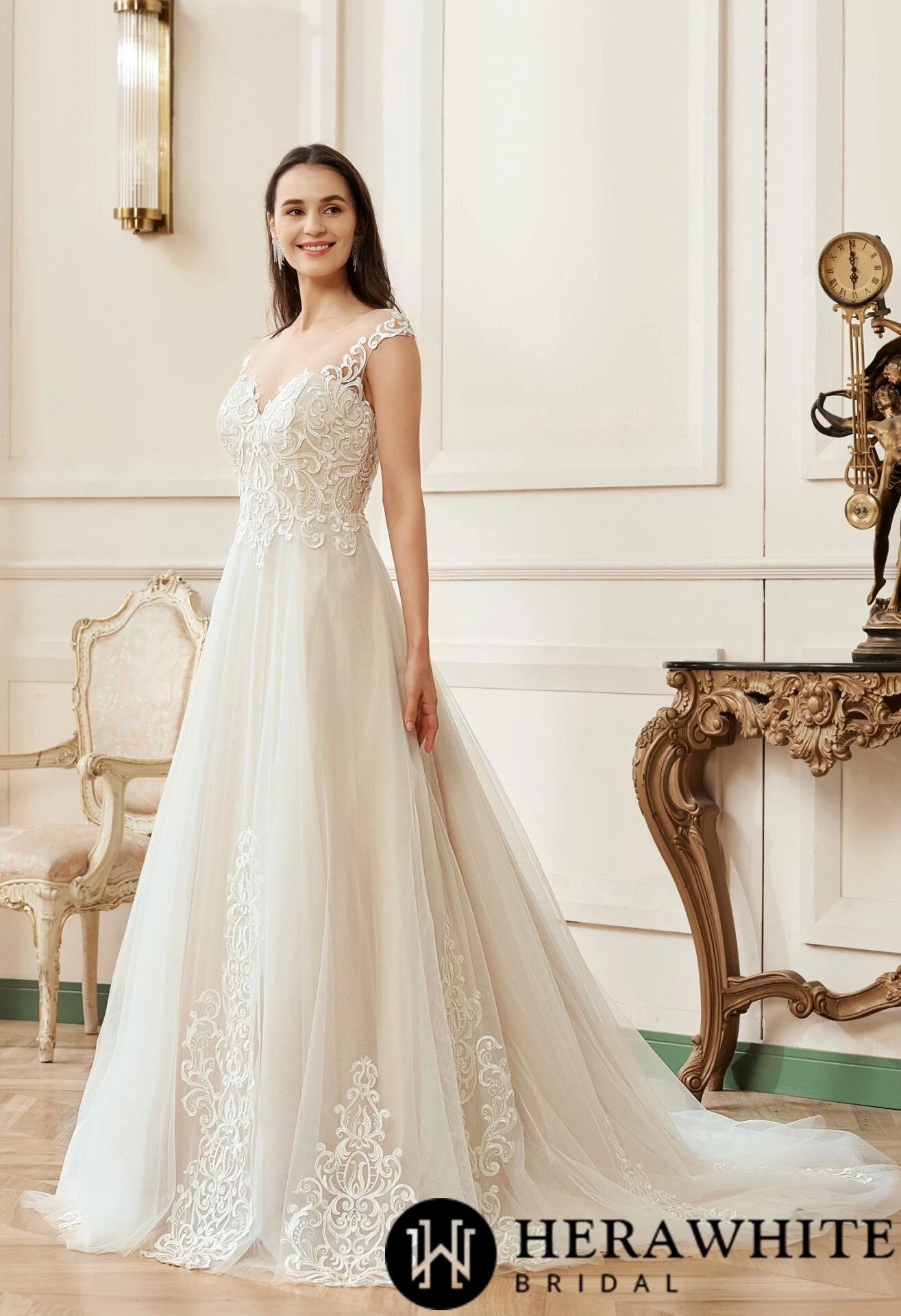 Robe de mariée A à encolure cœur illusion et dentelle Robe De Mariée A à Encolure Cœur Illusion Et Dentelle -Soiree Blanche Boutique ad978eb367