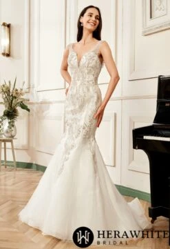 Robe De Mariée Sirène Brodée Et Perlée -Soiree Blanche Boutique bd9fdcbbb3