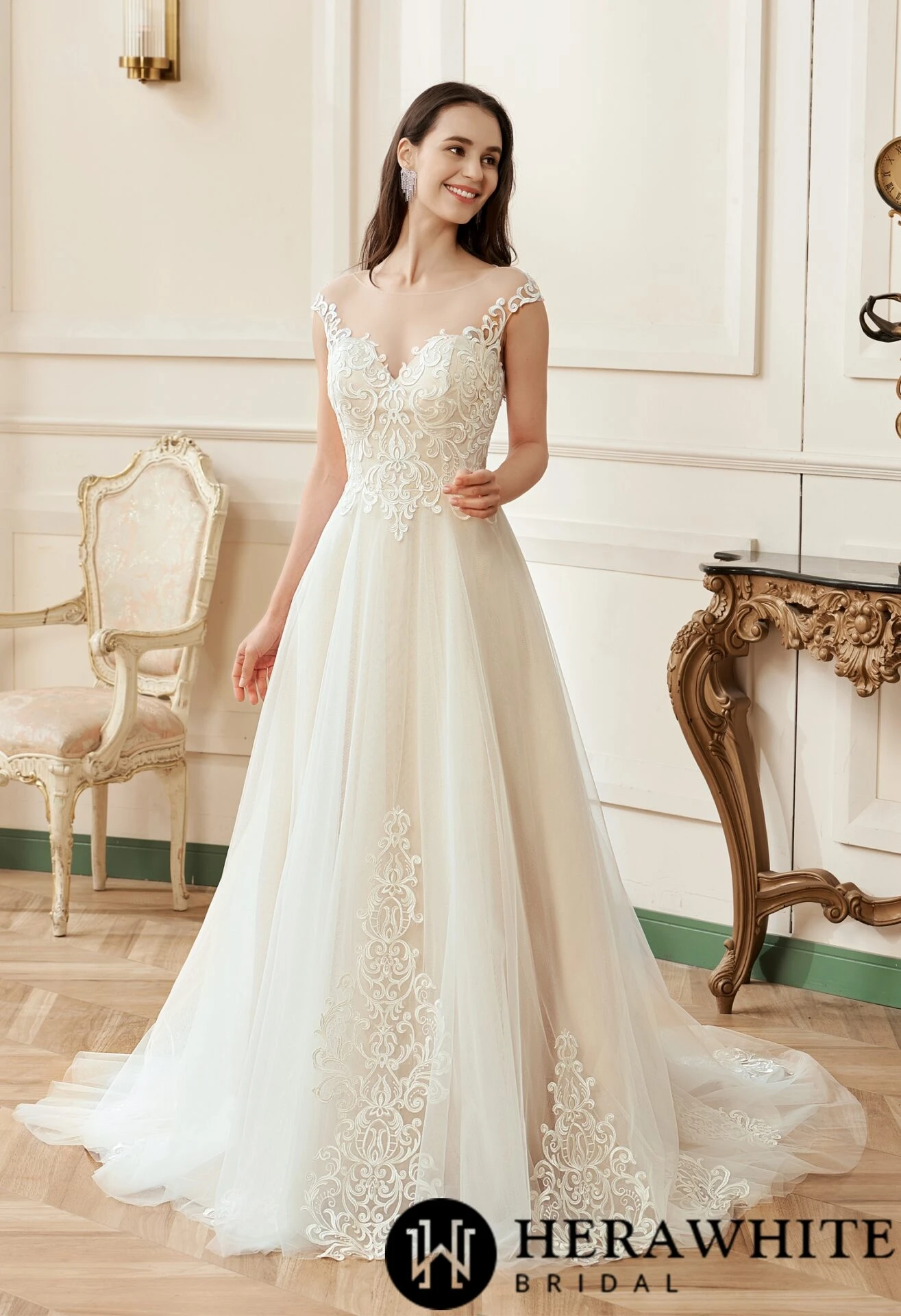 Robe de mariée A à encolure cœur illusion et dentelle Robe De Mariée A à Encolure Cœur Illusion Et Dentelle -Soiree Blanche Boutique c9b2202684