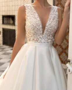 Robe De Mariée Princesse A Fleurs 4 Robe De Mariée Princesse A Fleurs -Soiree Blanche Boutique cc023d7c b41d 4240 869f 5634d83ce410
