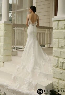Robe De Mariée Fourreau Ajustée à Double Traîne -Soiree Blanche Boutique e02679a3f3 scaled 1