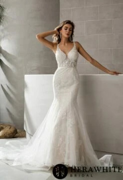 Robe De Mariée Sirène En Dentelle Symétrique Avec Traîne Transparente -Soiree Blanche Boutique e5151a7d4e