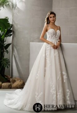 Robe De Mariée A En Dentelle Pailletée Col Cœur Plongeant -Soiree Blanche Boutique eb4144dff5