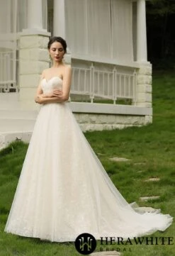 Robe De Mariée Princesse Bustier Et Dentelle 4 Robe De Mariée Princesse Bustier Et Dentelle -Soiree Blanche Boutique ec71548816