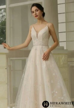 Robe De Mariée Simple à Motifs Floraux Pailletés -Soiree Blanche Boutique f0dc13dd83 scaled 1