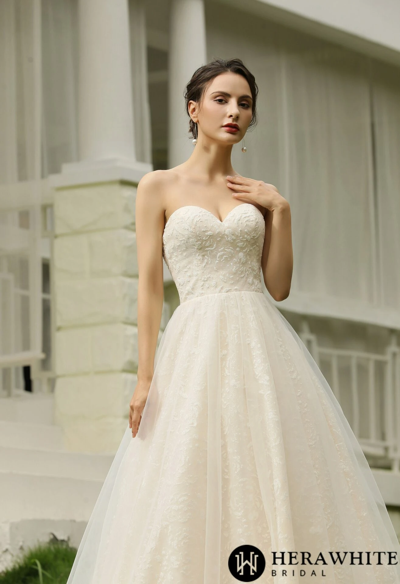 Robe de mariée princesse bustier et dentelle Robe De Mariée Princesse Bustier Et Dentelle -Soiree Blanche Boutique f49a641303 scaled 1